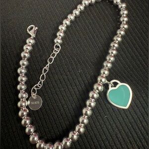 Heart charm beads bracelet 8.5"